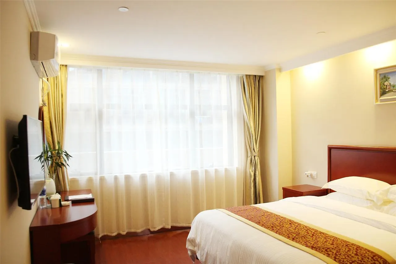 Greentree Inn Henan Xinyang Shangcheng County Huangbaishan Road Times Shopping Mall Express Hotel 3*,  China